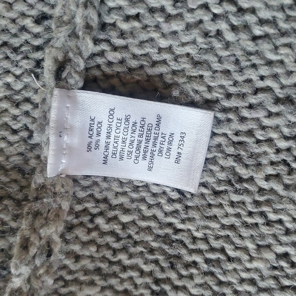 Cynthia Rowley Cardigan Sweater,‎ warm and cozy mid length cardigan Sz. M - Picture 8 of 11